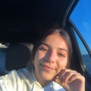 Meet your Posher, Kayla